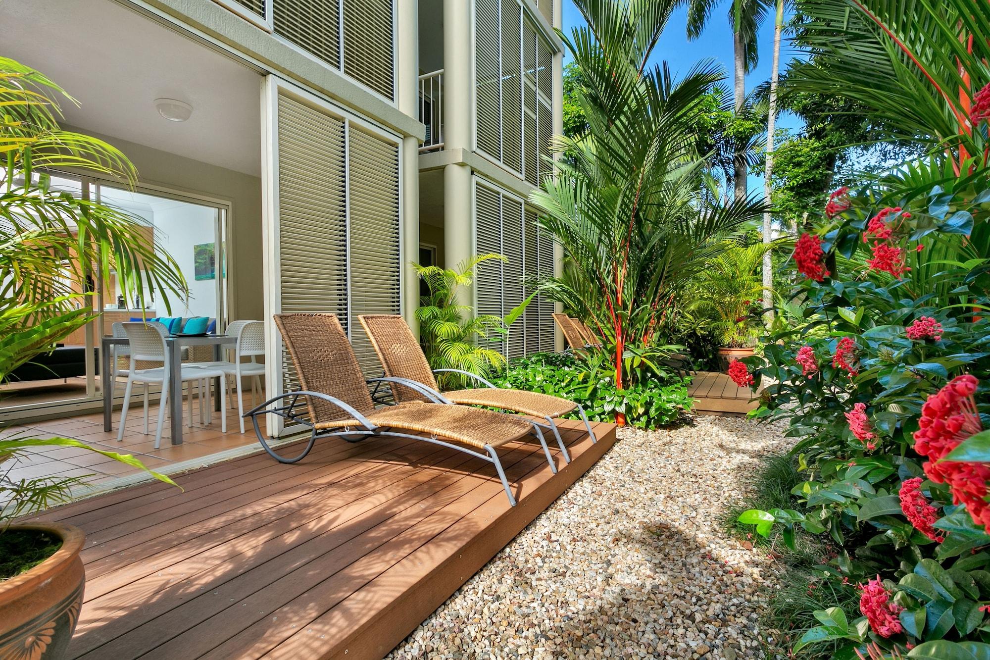 Port Douglas Apartments - Adults Only Oasis Exterior photo