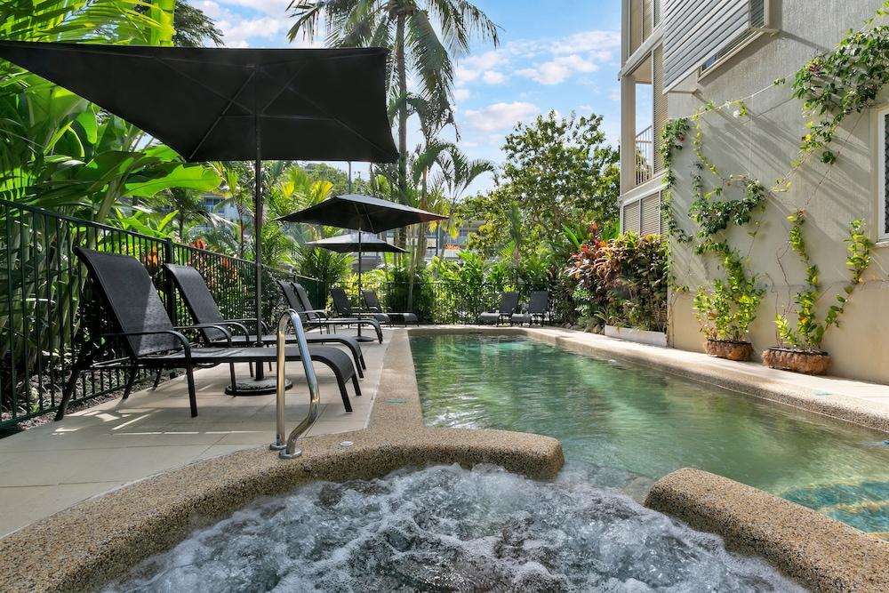 Port Douglas Apartments - Adults Only Oasis Exterior photo
