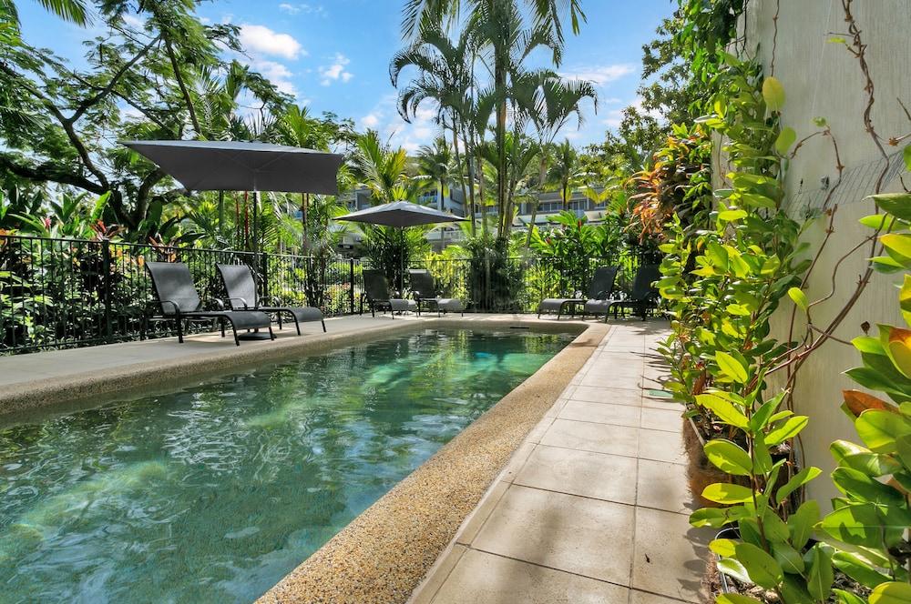 Port Douglas Apartments - Adults Only Oasis Exterior photo