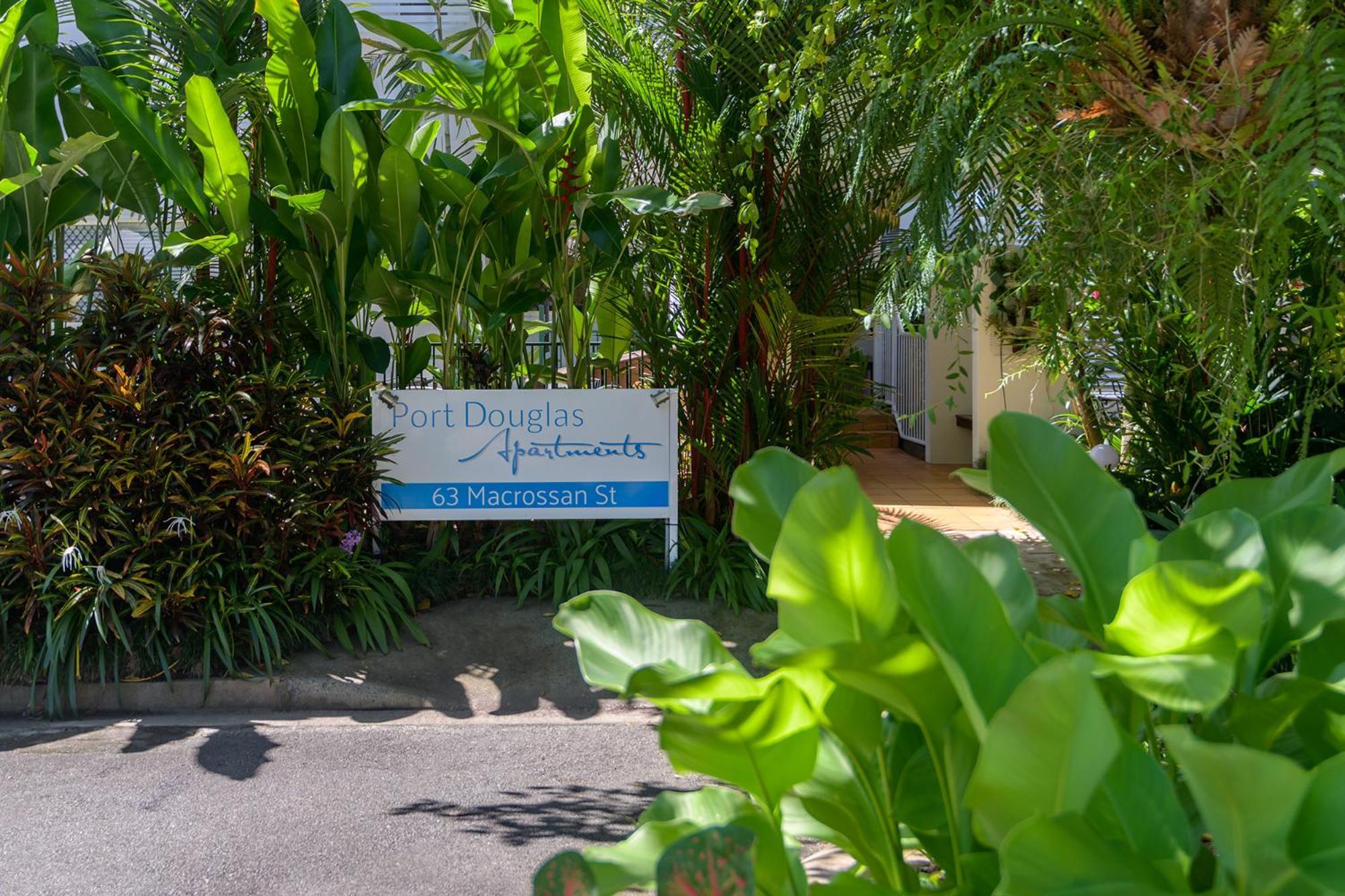 Port Douglas Apartments - Adults Only Oasis Exterior photo