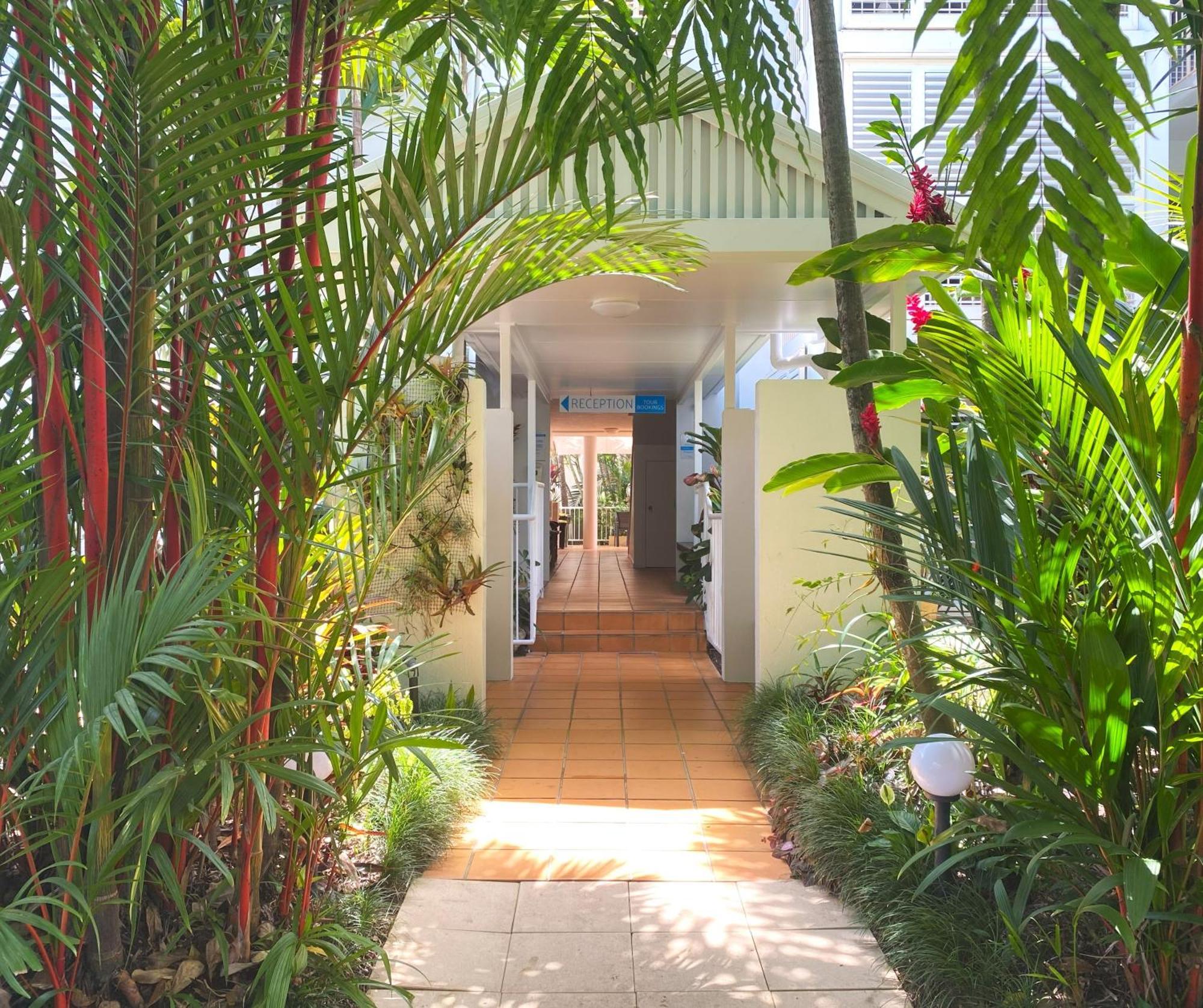 Port Douglas Apartments - Adults Only Oasis Exterior photo
