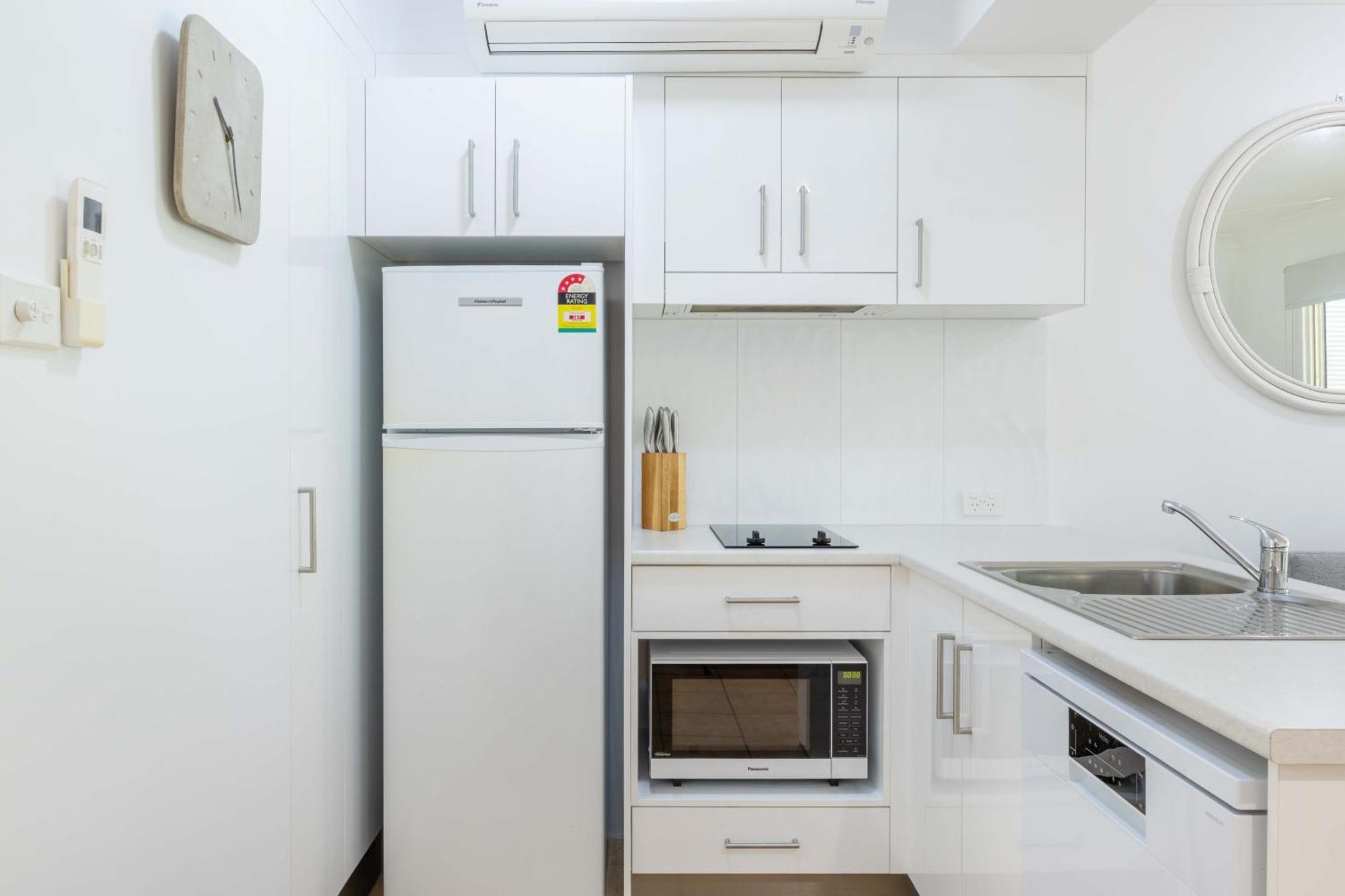 Port Douglas Apartments - Adults Only Oasis Exterior photo