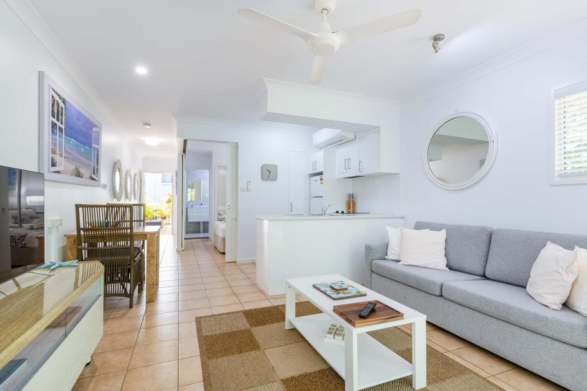 Port Douglas Apartments - Adults Only Oasis Exterior photo