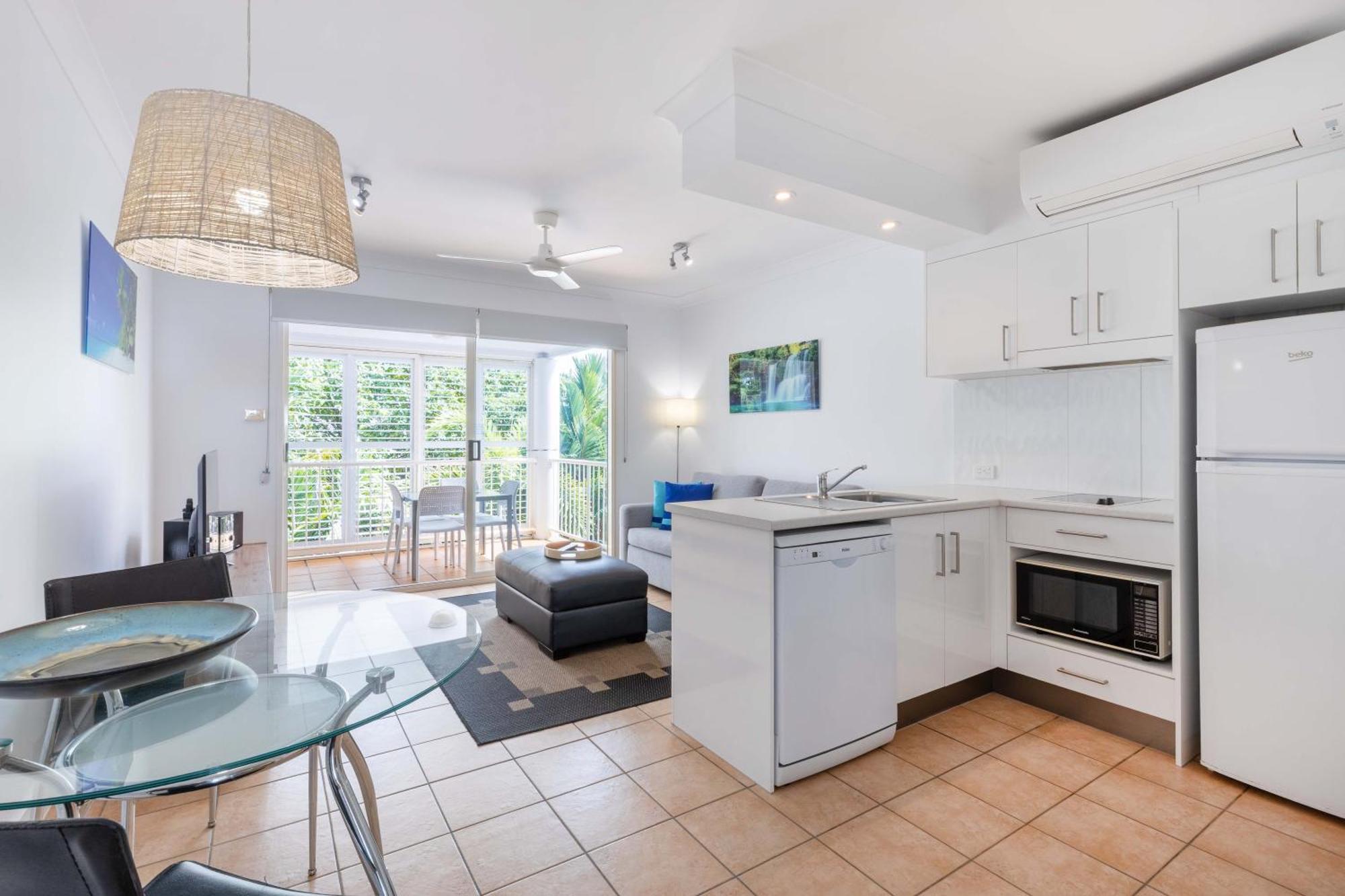 Port Douglas Apartments - Adults Only Oasis Exterior photo